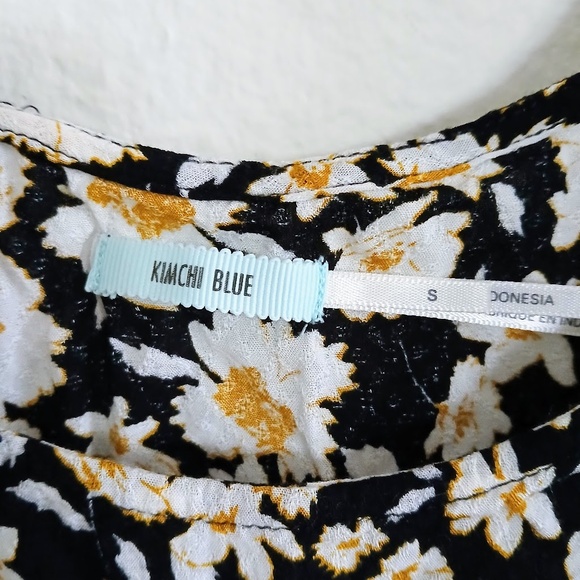 Kimchi Blue Cropped Tank Top - Picture 3 of 4